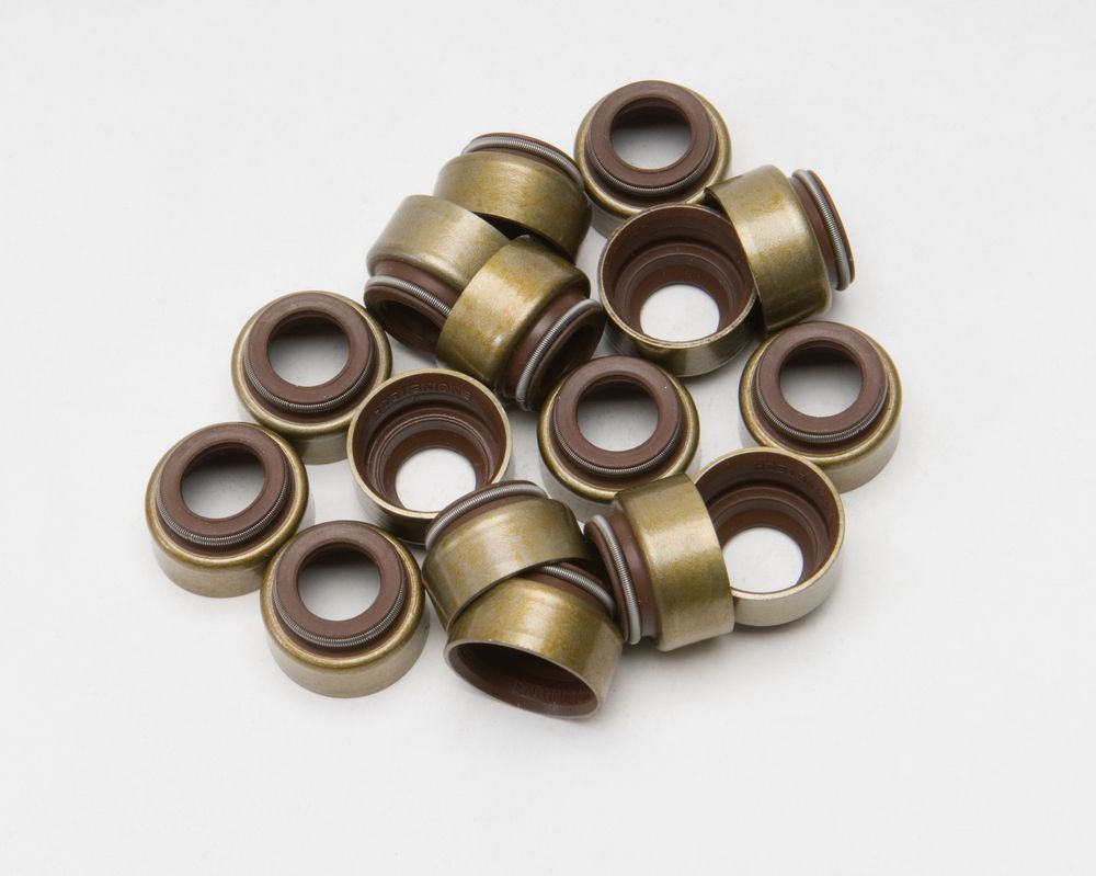 Edelbrock 3/8 Valve Seal Set w/.562 Dia. Guides MPN EDE9759