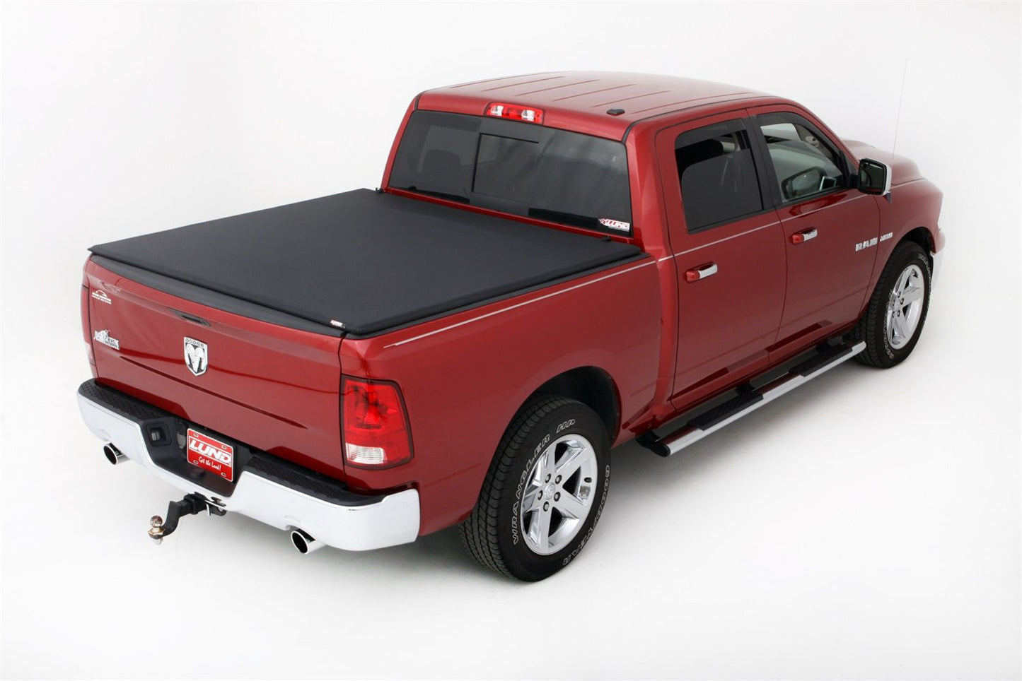 Lund  02-   Dodge Ram 5.5ft Genesis Tonneau Cover  LUN95865