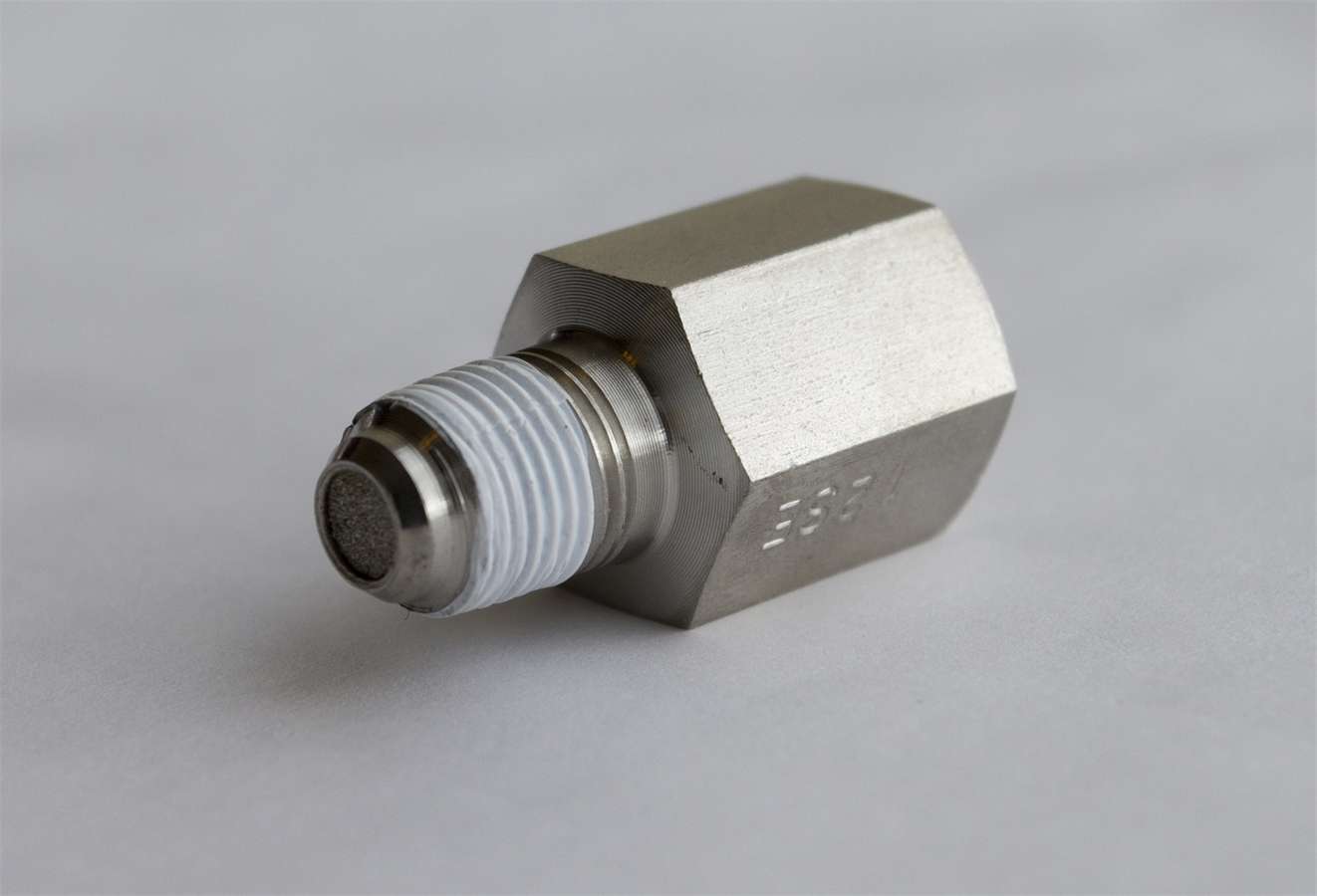 Autometer Fuel Pressure Snubber MPN ATM3279